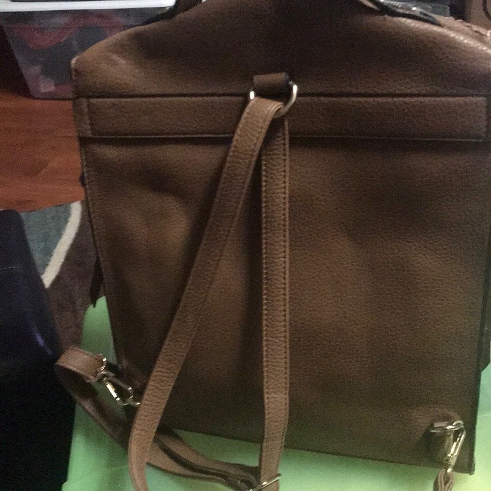 Large backpack - Picture 2 of 3